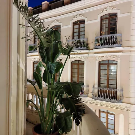 Apartment Historic 19th-century With Balcony Overlooking Plaza