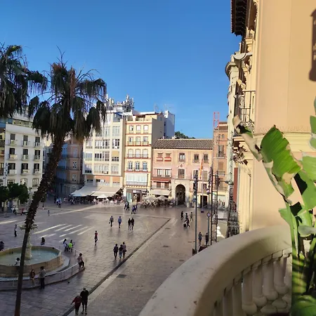 Apartment Historic 19th-century With Balcony Overlooking Plaza *