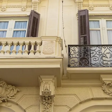Historic 19th-century With Balcony Overlooking Plaza Apartment Malaga